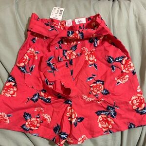 NWT Girl’s Justice Flower Shorts. Size 6/7.